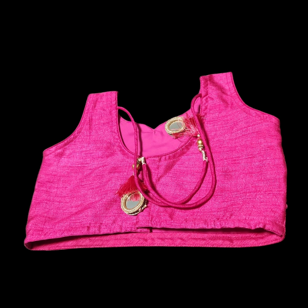 3 Tops with Textured Details - Picture 4 of 7